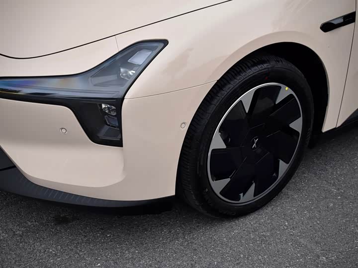 Фото 6 - XPeng Mona M03