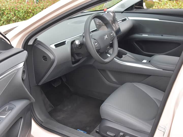 Фото 8 - XPeng Mona M03