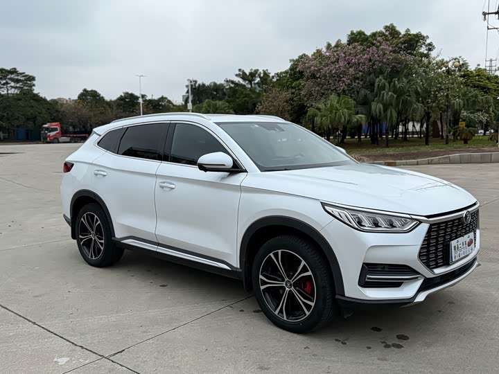 Фото 3 - BYD Song Plus