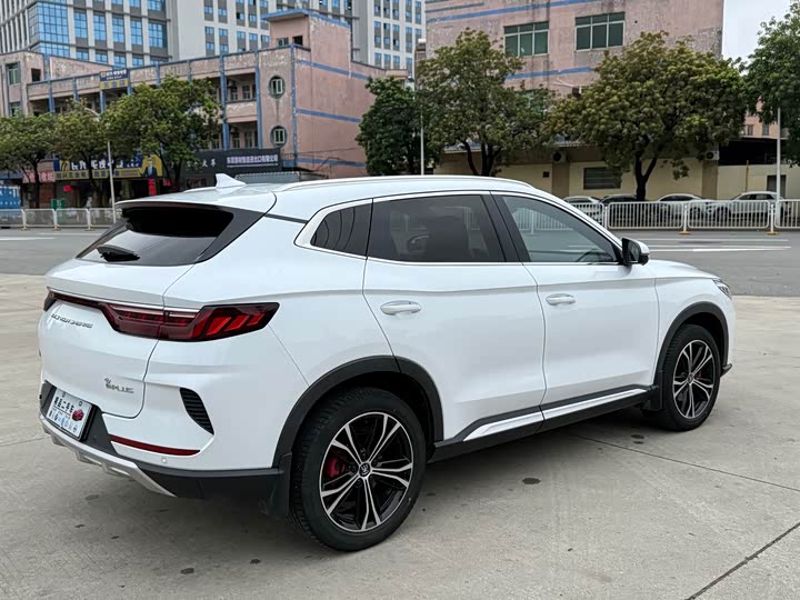 Фото 9 - BYD Song Plus