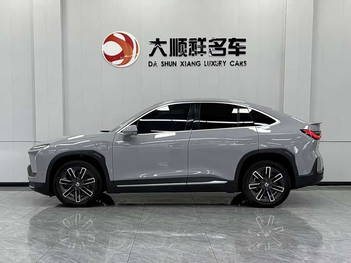 Фото 3 - Nio EC6