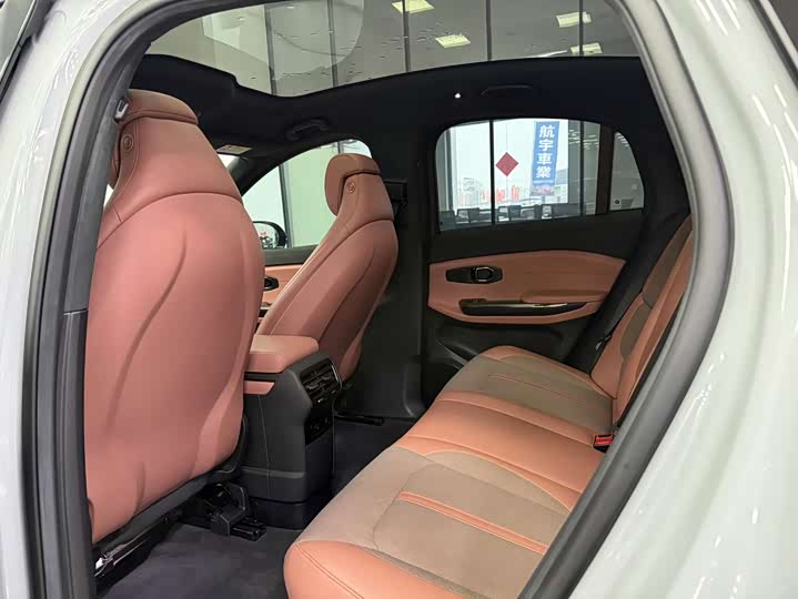 Фото 6 - Nio EC6