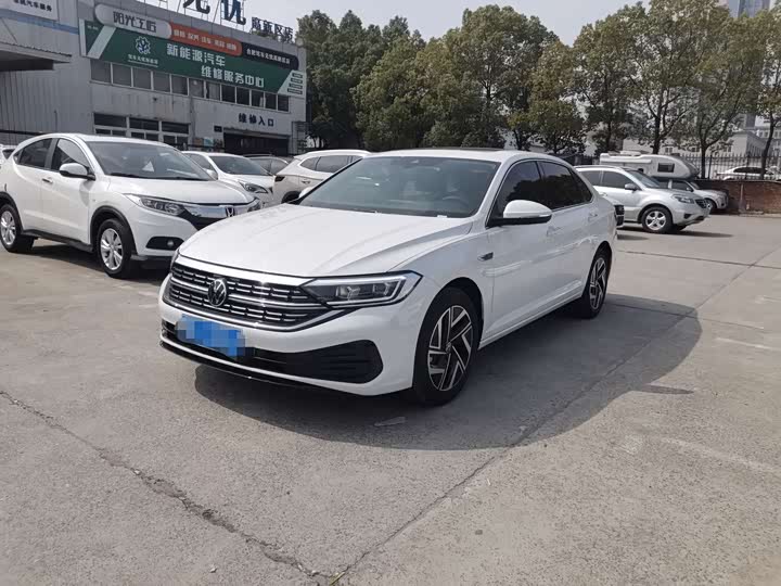 Фото 1 - Volkswagen Sagitar L