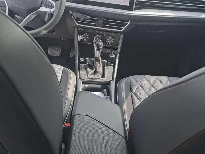 Фото 8 - Volkswagen Sagitar L