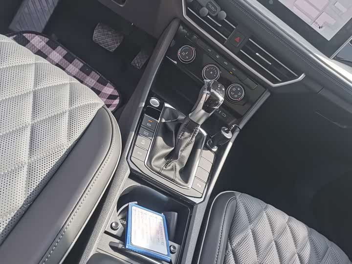 Фото 9 - Volkswagen Sagitar L