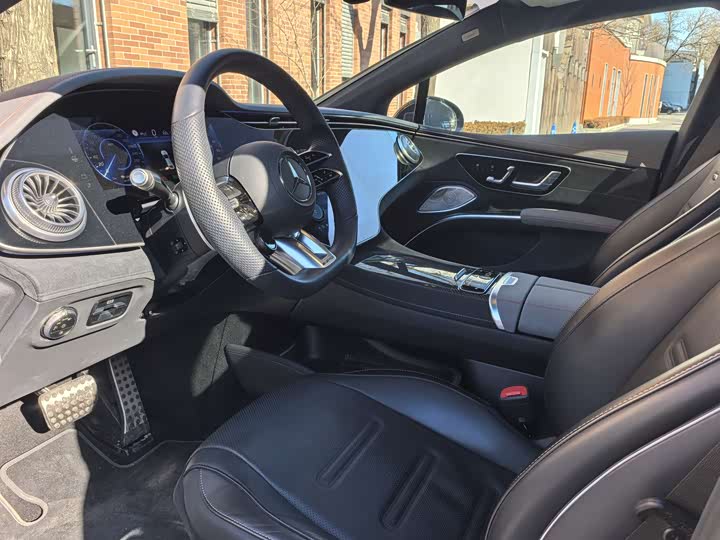 Фото 9 - Mercedes-Benz EQS AMG