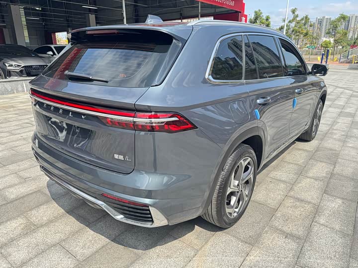 Фото 9 - Geely Monjaro