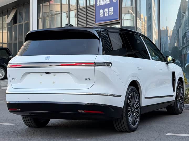 Фото 3 - Nio ES8