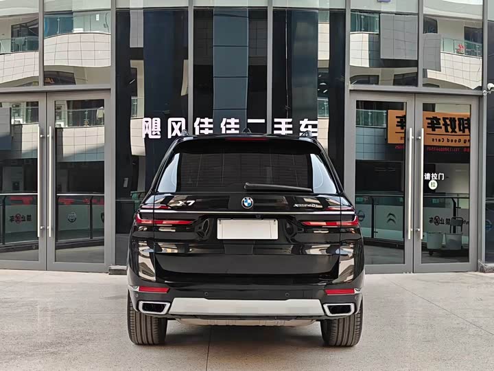 Фото 8 - BMW X7