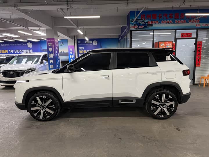 Фото 3 - Geely Icon