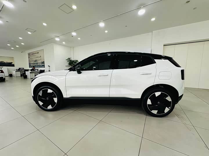 Фото 8 - Volvo EX30