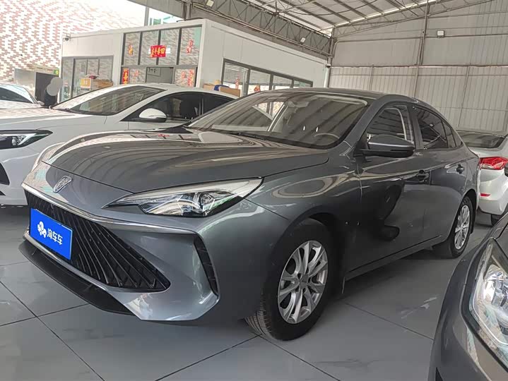 Фото 1 - Roewe i5