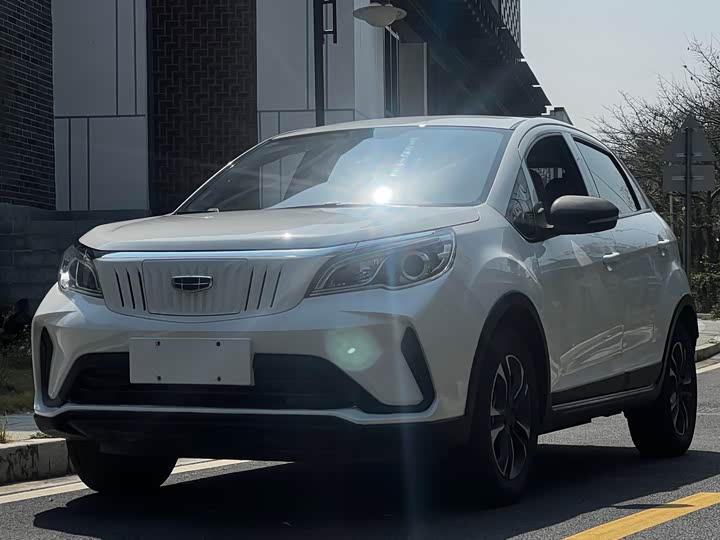 Фото 1 - Geely Geometry EX3