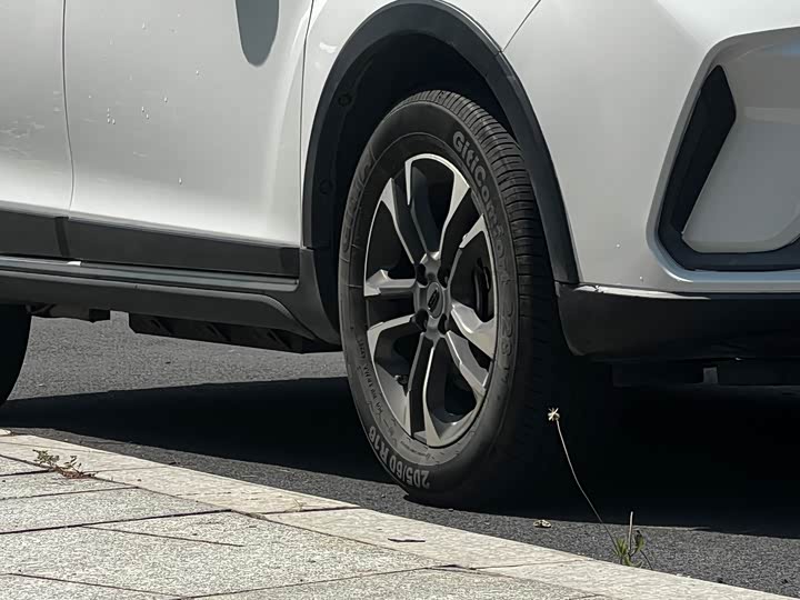 Фото 5 - Geely Geometry EX3