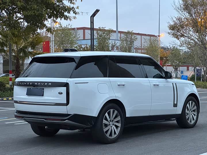 Photo 4 - Land Rover Range Rover