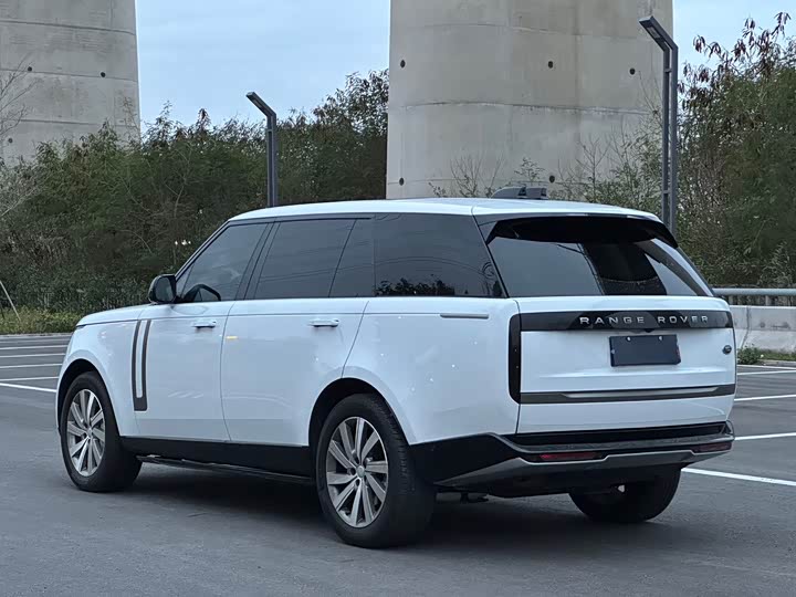 Photo 6 - Land Rover Range Rover