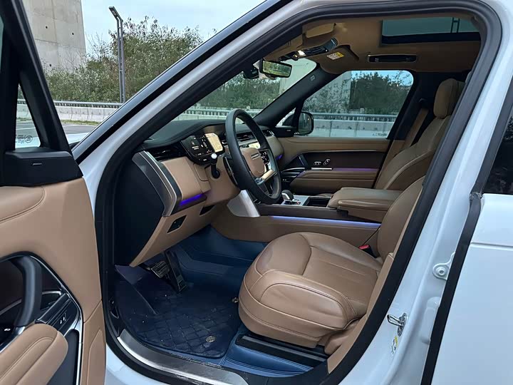 Photo 8 - Land Rover Range Rover