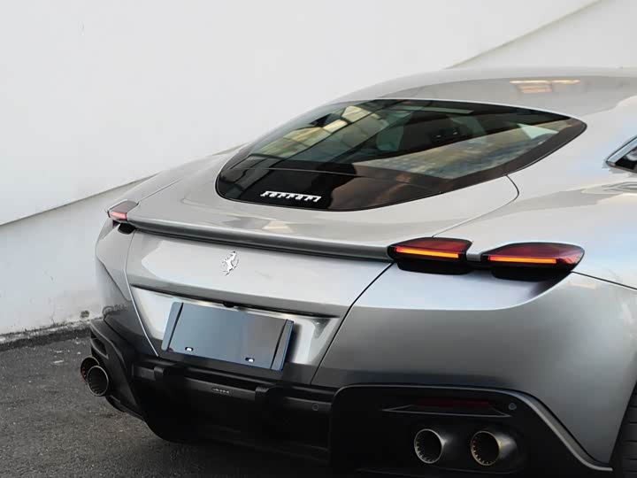 Photo 7 - Ferrari Roma