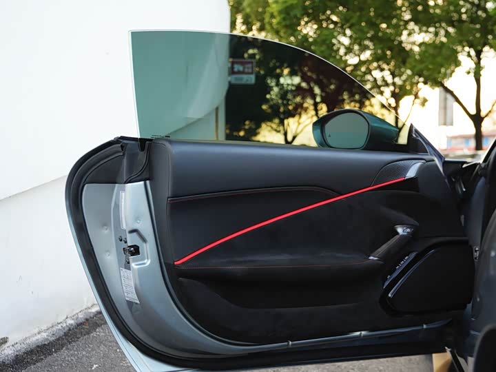 Photo 9 - Ferrari Roma