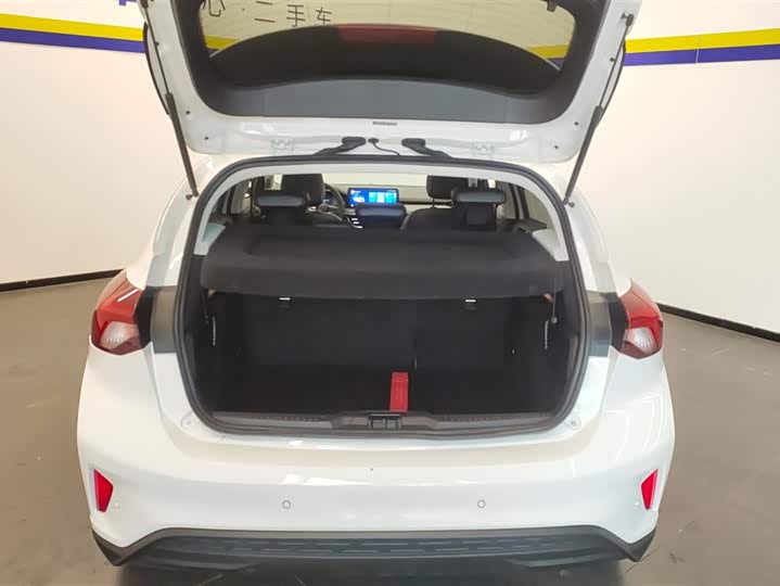 Фото 4 - Ford Focus