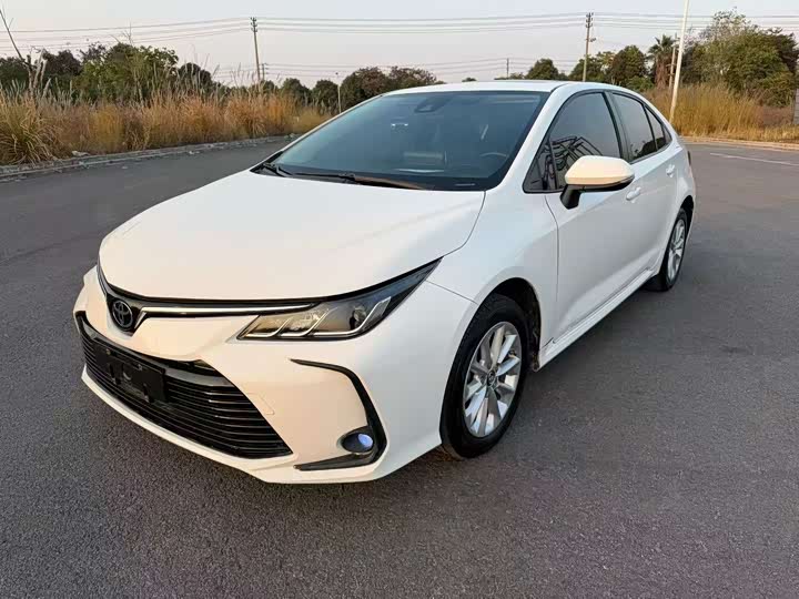 Фото 1 - Toyota Corolla