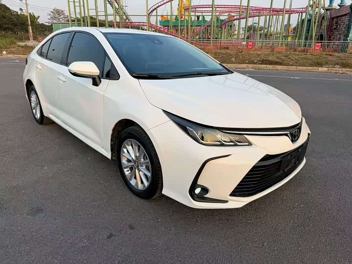 Фото 3 - Toyota Corolla