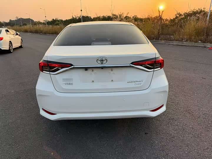 Фото 5 - Toyota Corolla