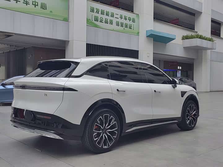 Фото 7 - Zeekr 7X