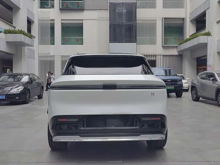 Фото 8 - Zeekr 7X
