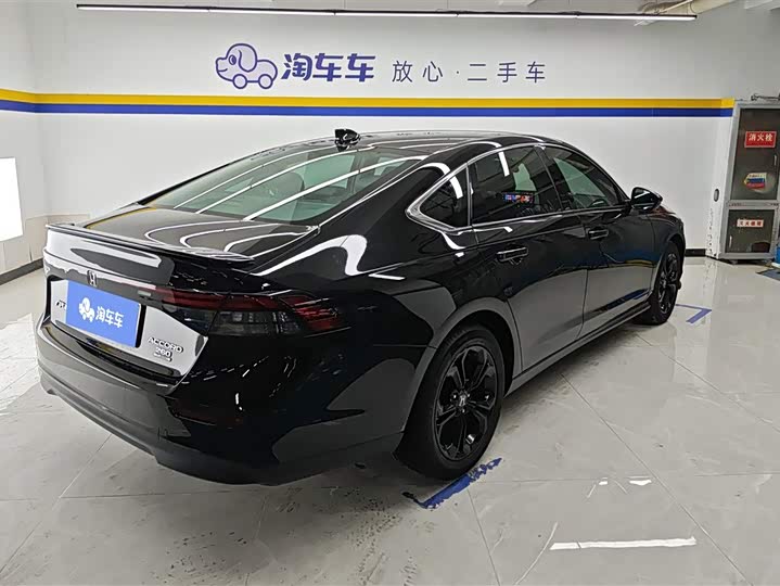 Фото 3 - Honda Accord