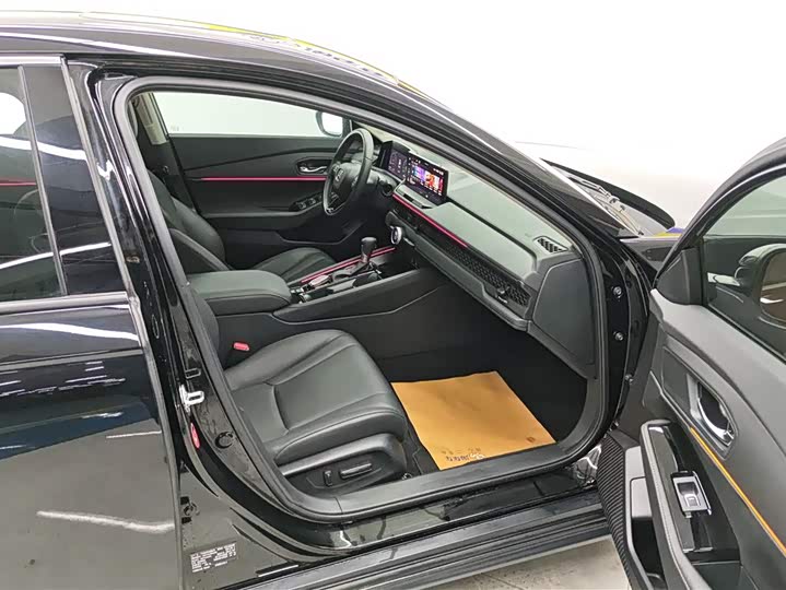 Фото 8 - Honda Accord