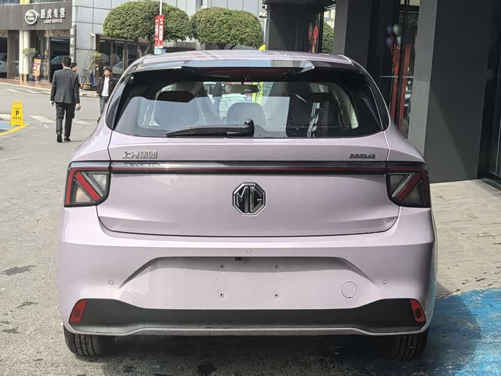 Фото 6 - MG Motor 4 EV