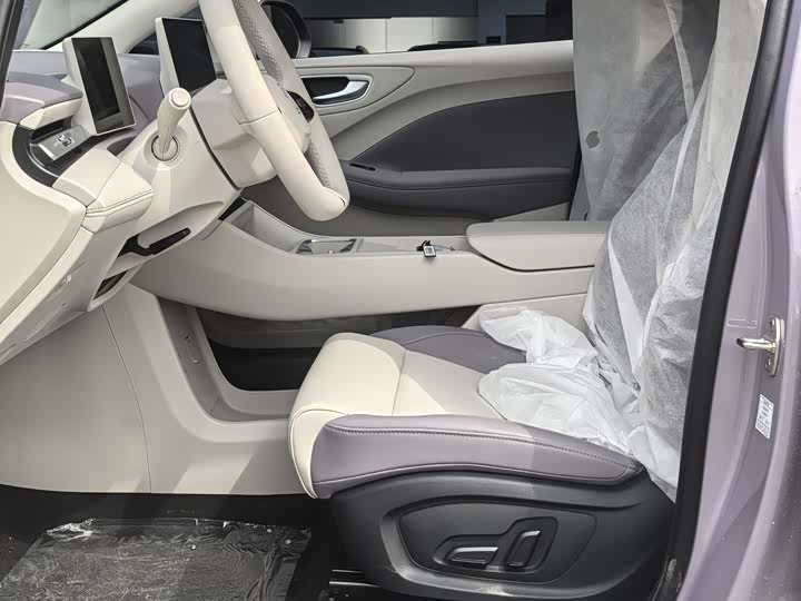 Фото 7 - MG Motor 4 EV