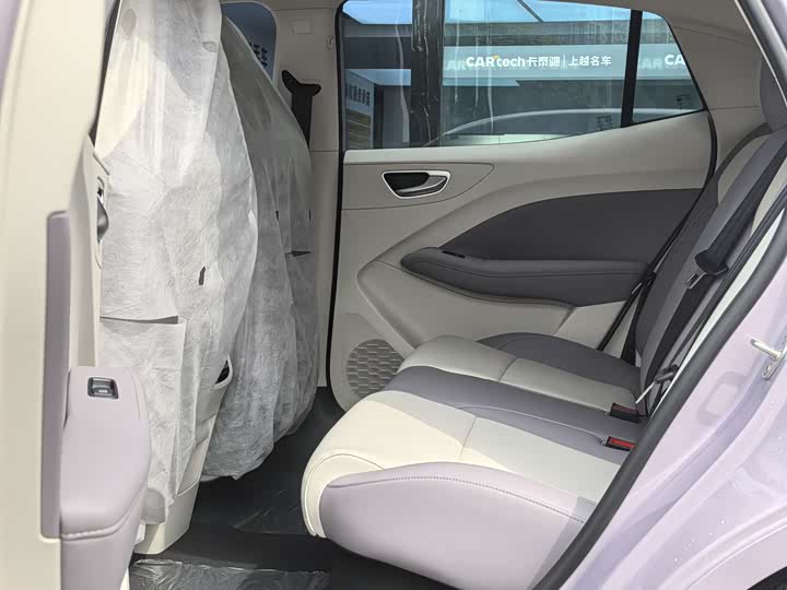 Фото 8 - MG Motor 4 EV