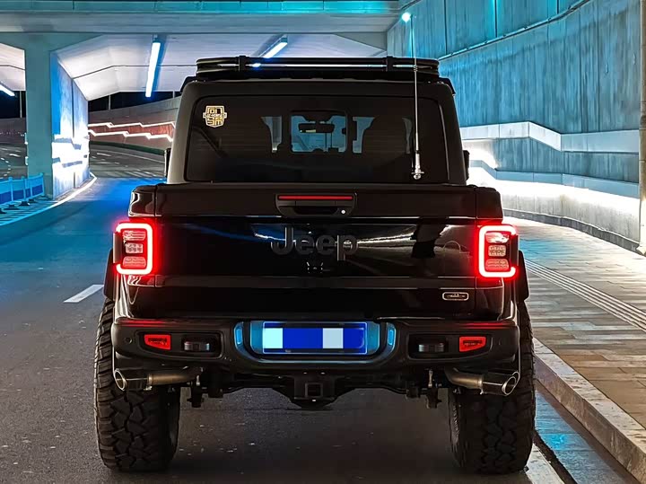 Фото 4 - Jeep Gladiator