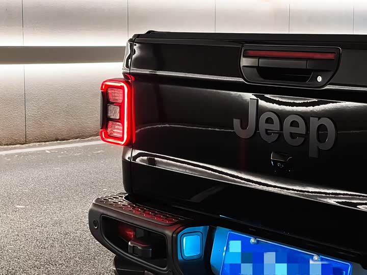 Фото 5 - Jeep Gladiator