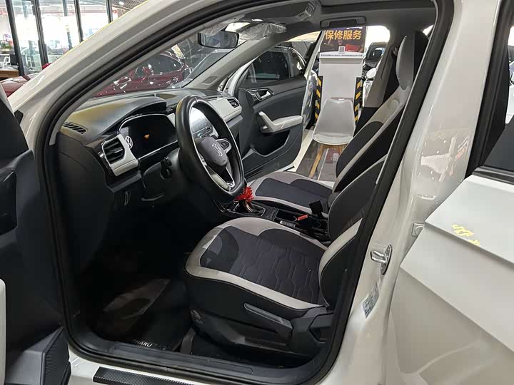 Фото 5 - Volkswagen Tharu