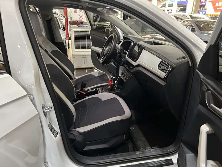 Фото 7 - Volkswagen Tharu