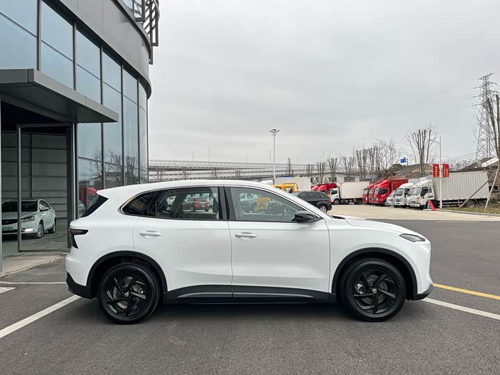 Фото 4 - MG Motor ES5