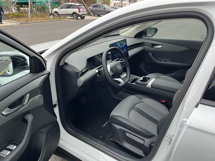 Фото 5 - MG Motor ES5