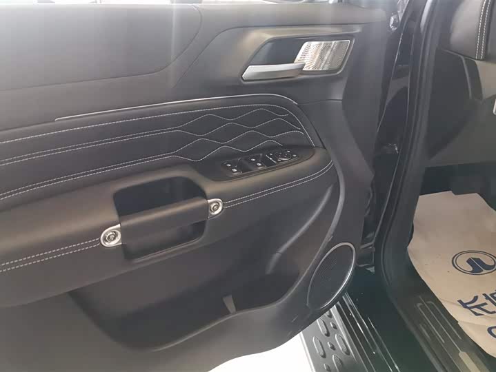 Фото 7 - Tank 300