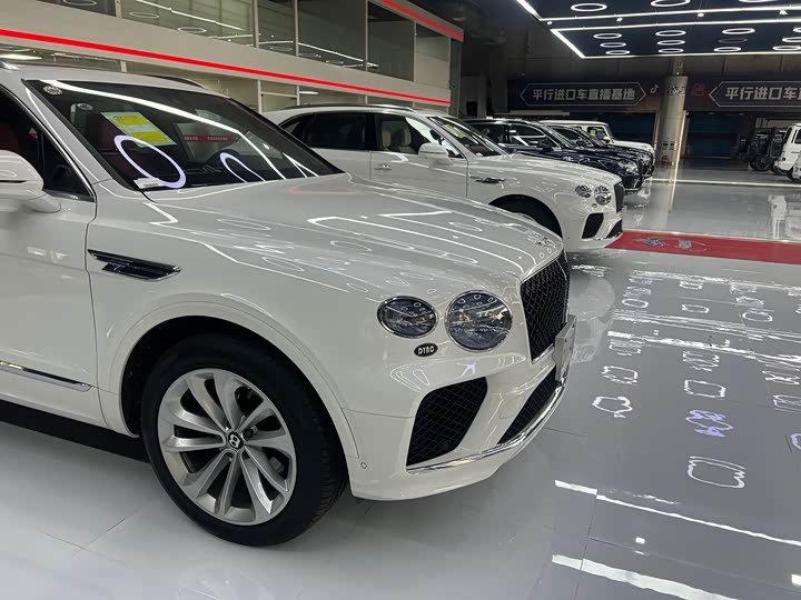 Photo 2 - Bentley Bentayga