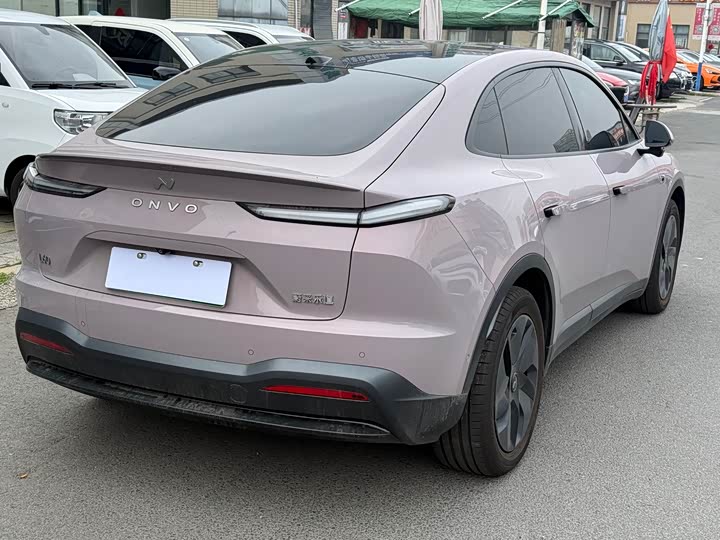 Фото 6 - Nio Onvo L60