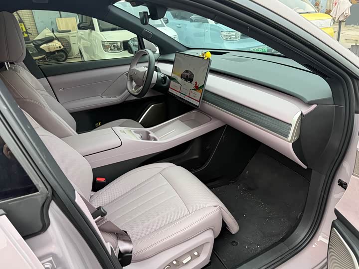 Фото 7 - Nio Onvo L60