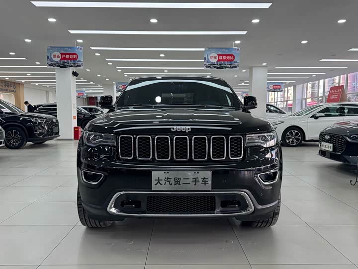 Фото 2 - Jeep Grand Cherokee