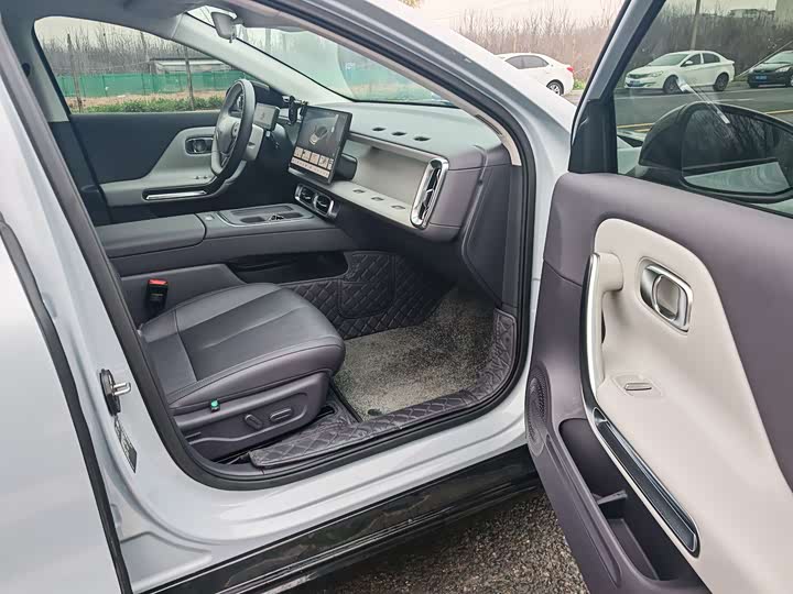 Фото 9 - Leapmotor B01