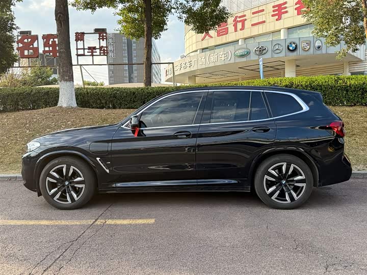 Фото 3 - BMW iX3