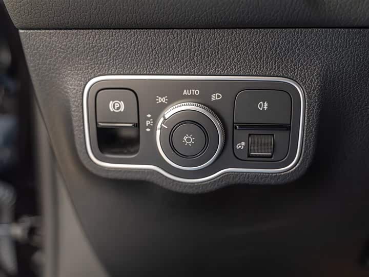 Фото 3 - Mercedes-Benz GLB-Class