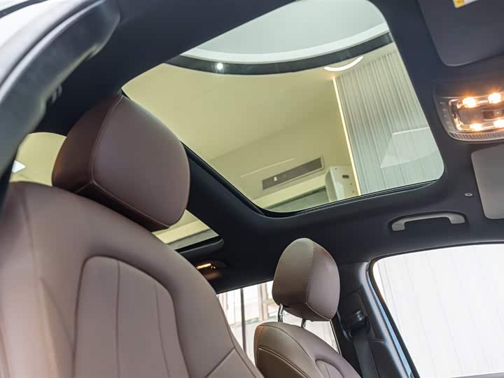 Фото 9 - Mercedes-Benz GLB-Class