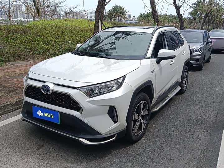 Фото 1 - Toyota RAV4 Hybrid